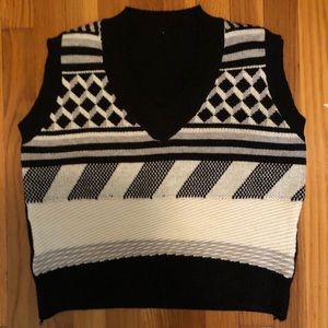geometric cropped sweater vest